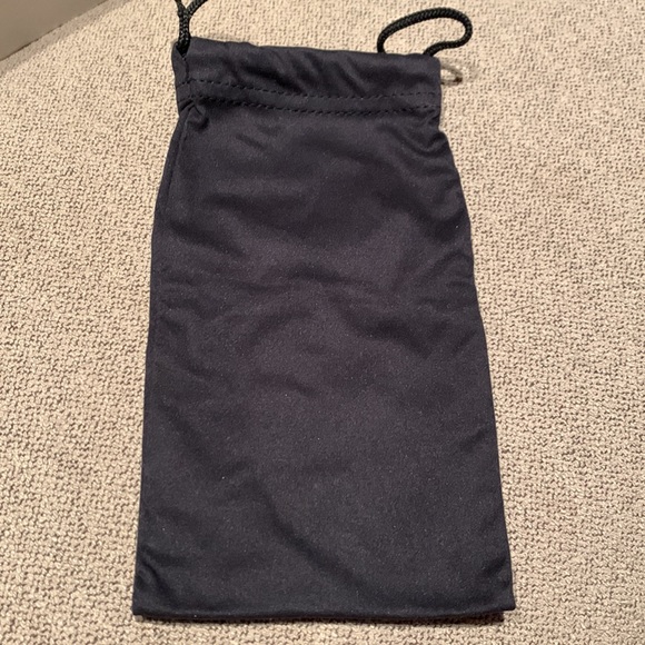 Chanel eye glasses cloth holder - Picture 3 of 3